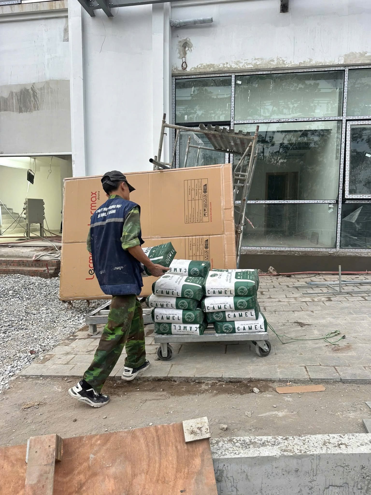 Quy Trình Thi Công Vữa Tự San Cho Sàn Công Nghiệp Chuẩn Kỹ Thuật